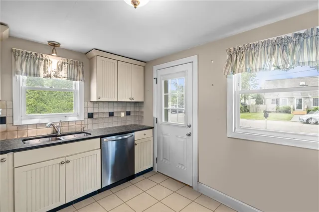 $3,700 | 75 Charlotte Drive, East Greenwich, RI 02818