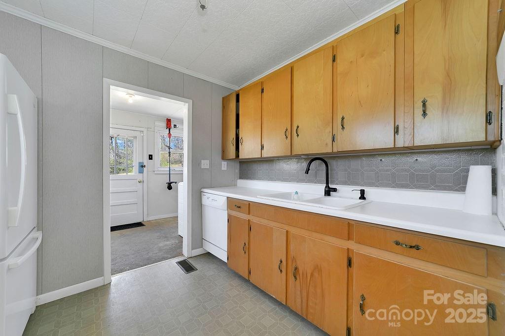 21 Byrd Lane Brevard, NC 28712 - Photo 25 of 34
