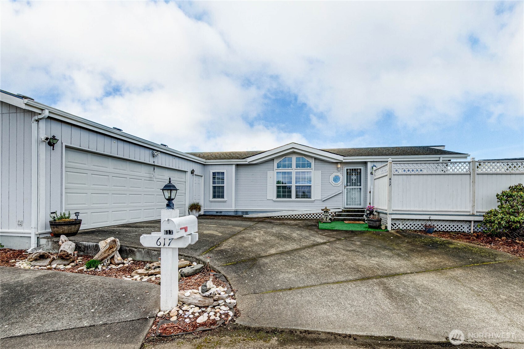 617 North 7th Avenue Sequim, WA 98382 - Photo 5 of 37