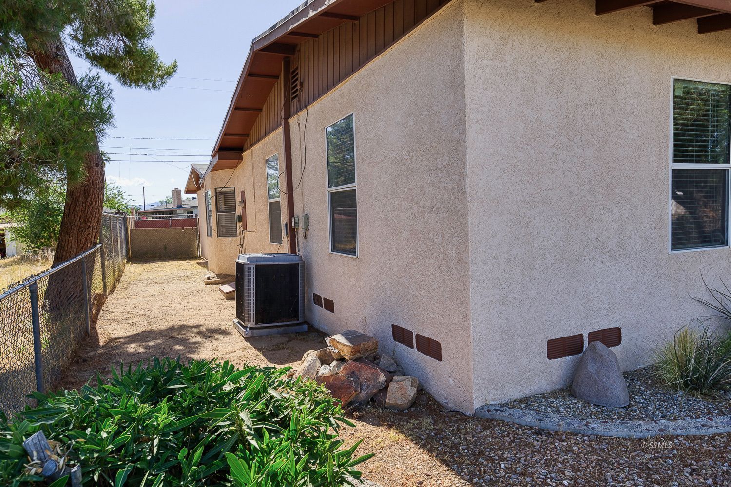 201 South Fire Opal Street Ridgecrest, CA 93555 - Photo 25 of 32