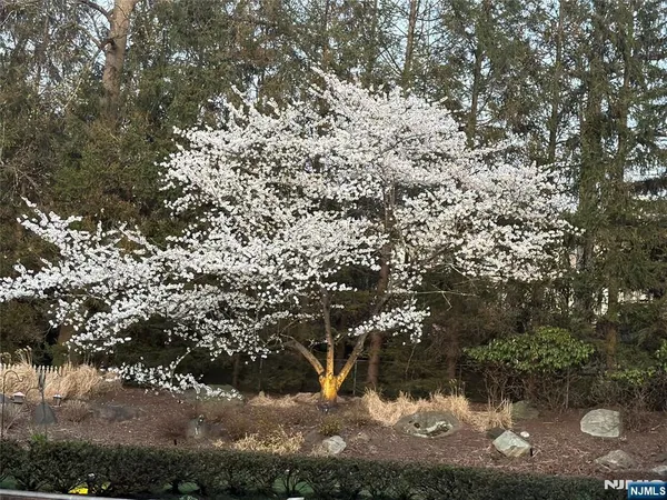 $4,590,000 | 67 Adams Drive, Cresskill, NJ 07626