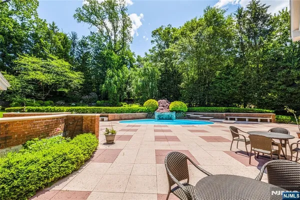$4,590,000 | 67 Adams Drive, Cresskill, NJ 07626