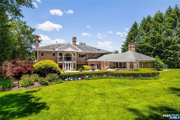 $4,590,000 | 67 Adams Drive, Cresskill, NJ 07626