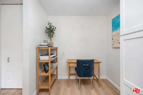 $949,000 | 809 South Bundy Drive, Unit 205, Los Angeles, CA 90049