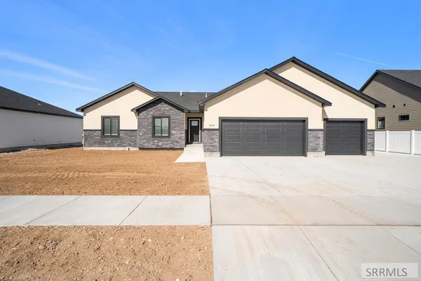 $570,000 | 1649 Palm Spgs Drive, Idaho Falls, ID 83404
