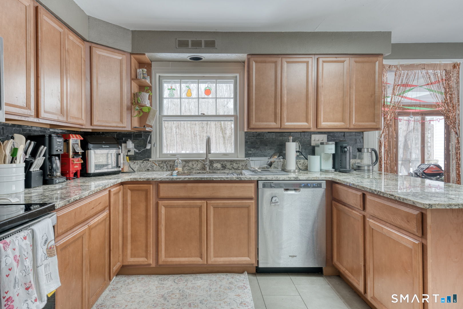113 Hanks Hill Road Mansfield, CT 06268 - Photo 21 of 39