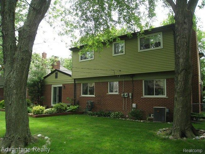 32440 Woody Road Fraser, MI 48026 - Photo 2 of 15 Back of house.jpg