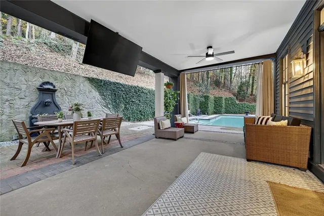 $1,600,000 | 2525 Spalding Drive, Atlanta, GA 30350