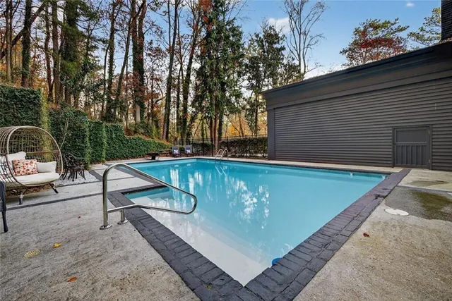 $1,600,000 | 2525 Spalding Drive, Atlanta, GA 30350