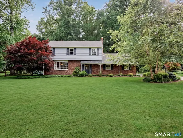 $1,100,000 | 1061 Galloping Hill Road, Fairfield, CT 06824