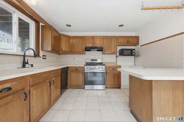 $399,900 | 112 Howe Avenue, Shelton, CT 06484