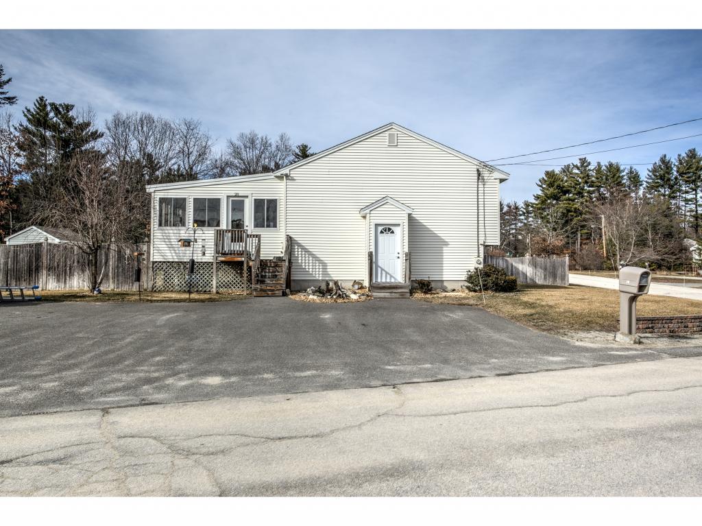 28 Eayers Pond Road Hudson, NH 03051 - Photo 5 of 30