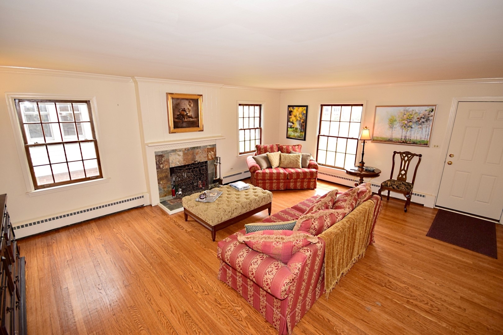 160 Gage Road Riverside, IL 60546 - Photo 3 of 30