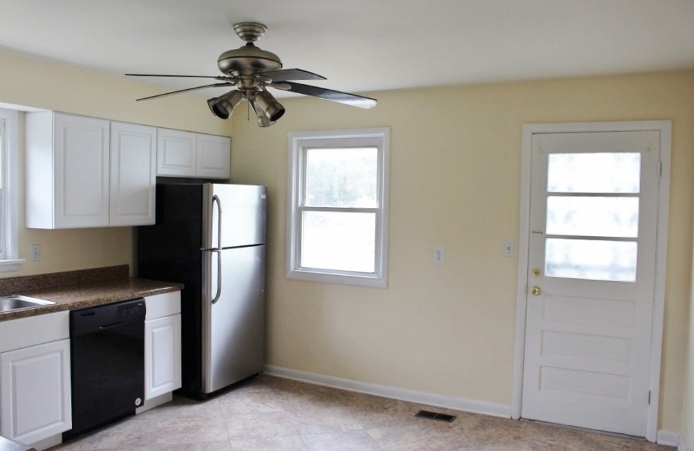 4505 Darnell Road Huntington, WV 25705 - Photo 7 of 28 Gallery Image 7