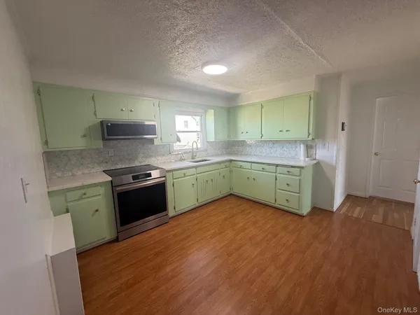 $2,850 | 113 Parma Road, Island Park, NY 11558