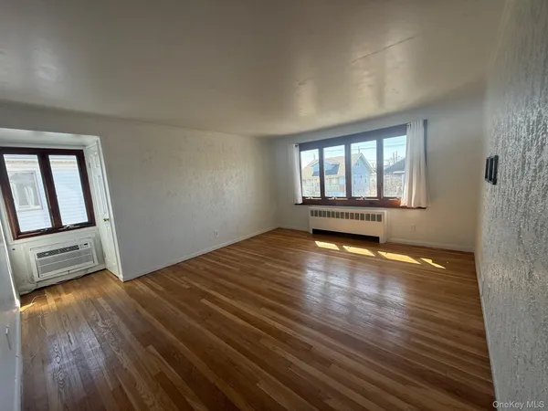 $2,850 | 113 Parma Road, Island Park, NY 11558
