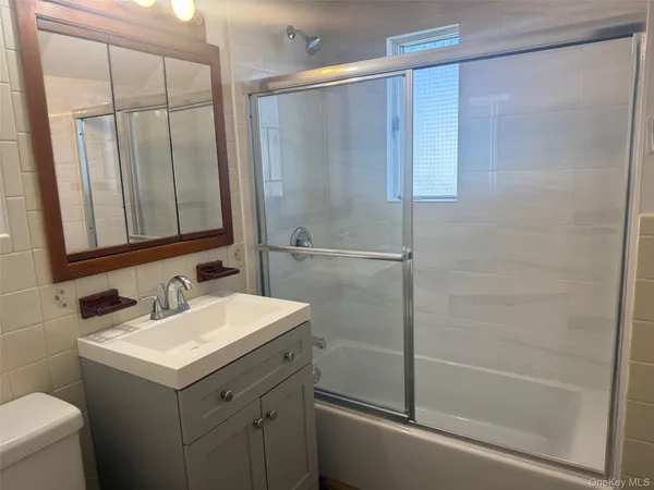 $2,850 | 113 Parma Road, Island Park, NY 11558