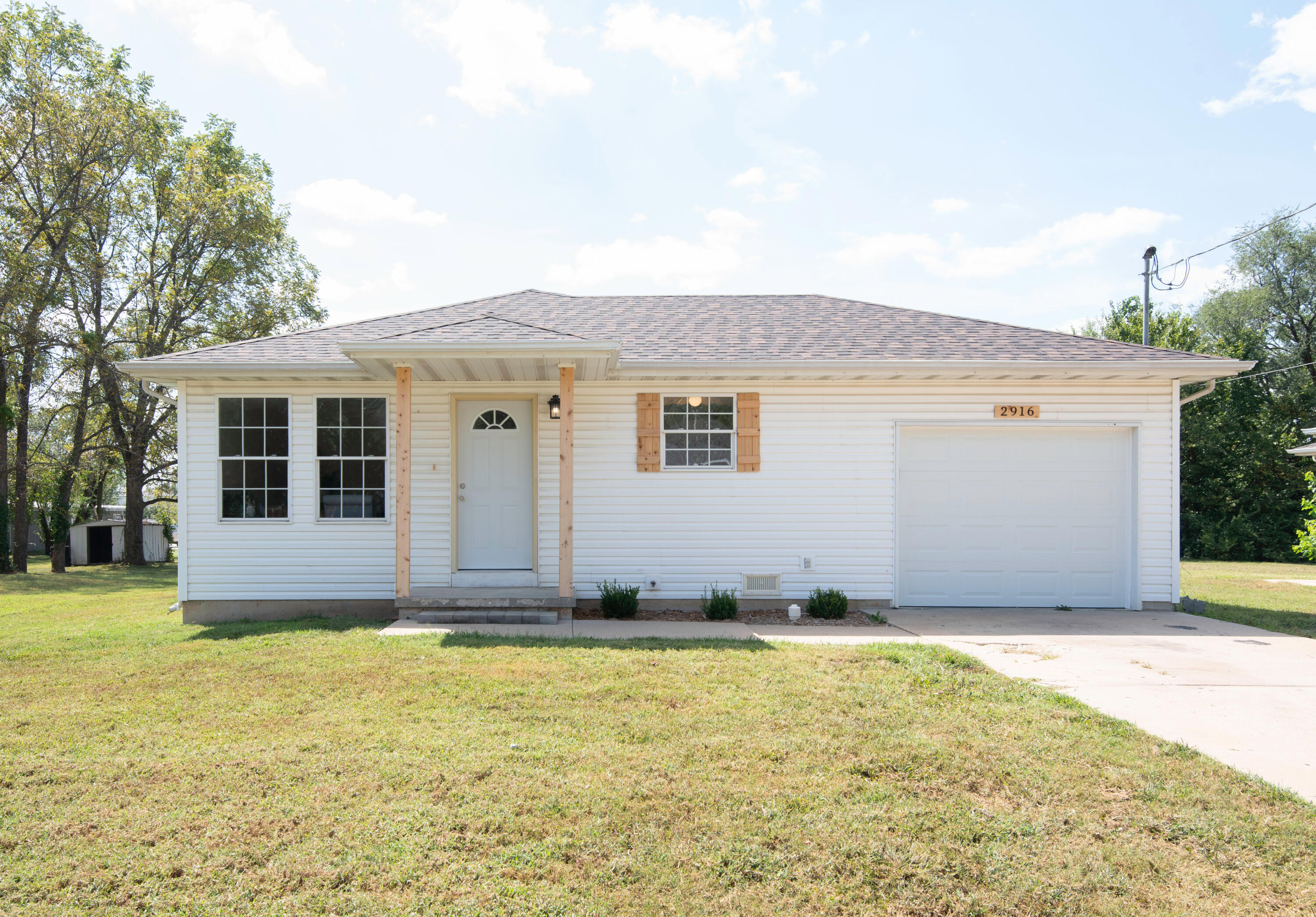 2916 West Chestnut Street Springfield, MO 65803 - Photo 1 of 9 J1N_6212-Edit