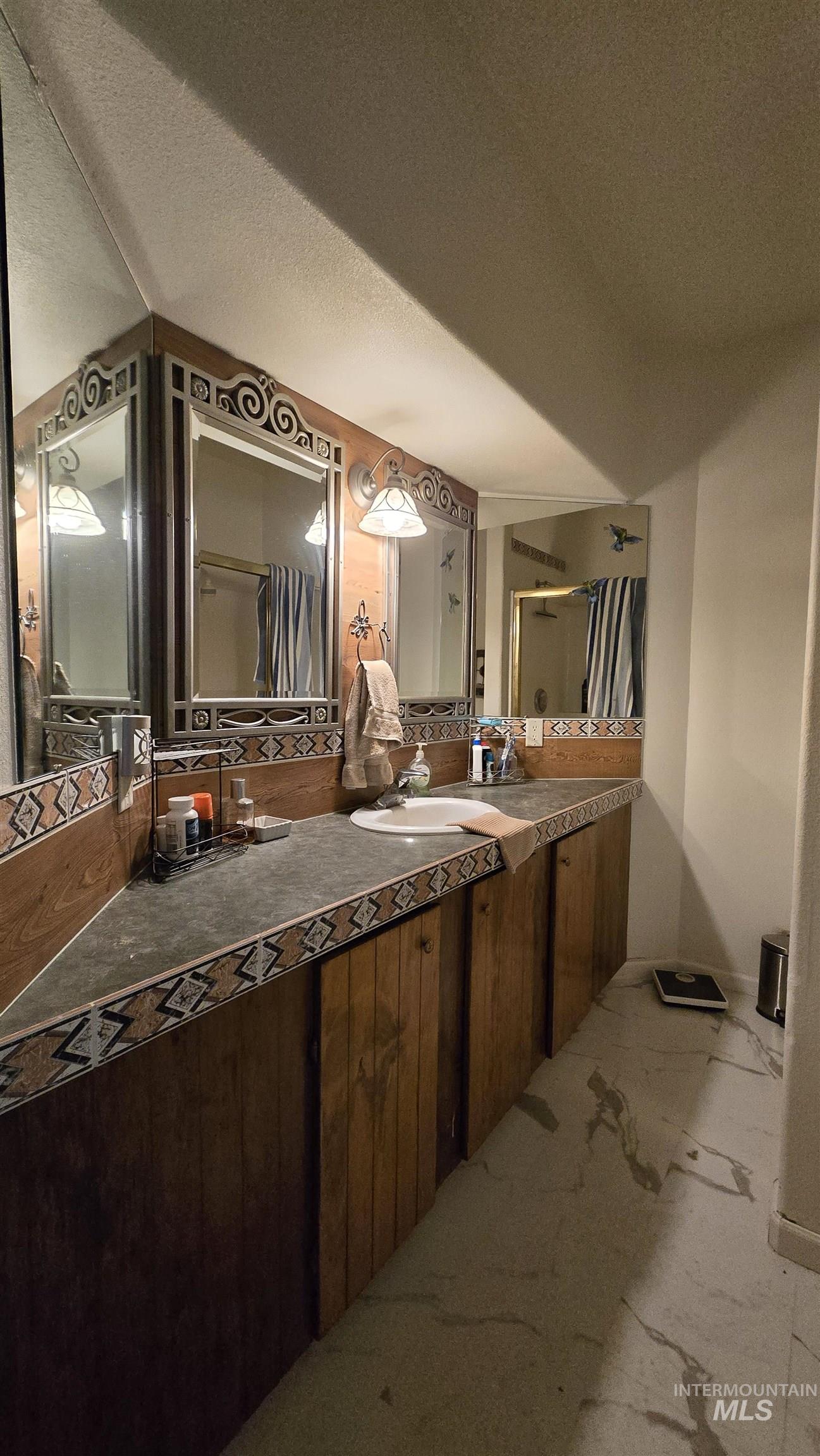 24 Shady Lane Garden Valley, ID 83622 - Photo 12 of 37