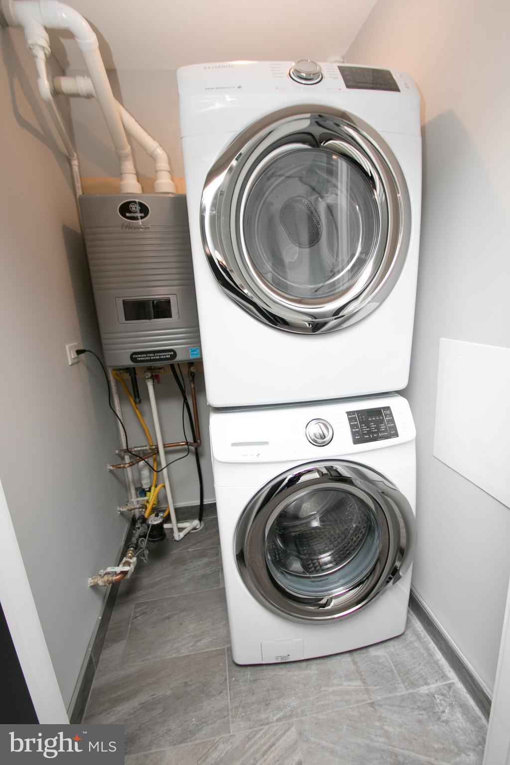 755 North Capitol Street Philadelphia, PA 19130 - Photo 44 of 47 a utility room with dryer and washer