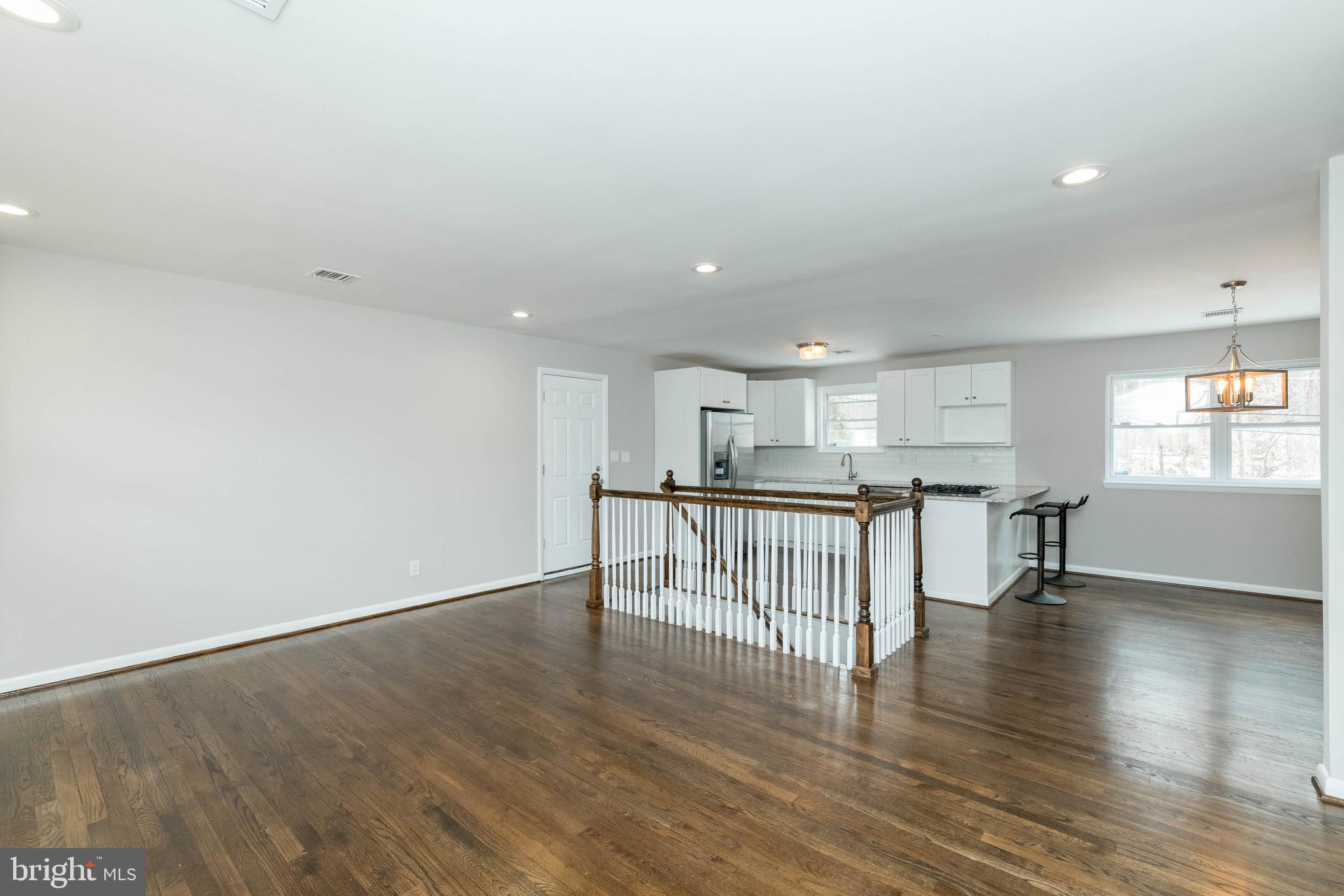 3814 Collier Road Randallstown, MD 21133 - Photo 5 of 40 Living Room