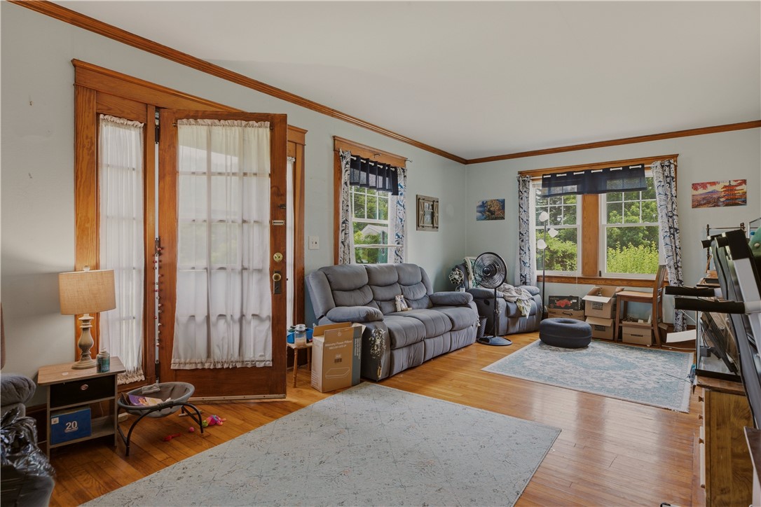 21 E Road Tiverton, RI 02878 - Photo 8 of 39