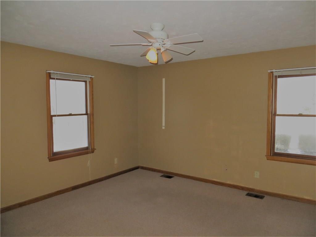 6440 Dixon Road Columbus, IN 47201 - Photo 12 of 38