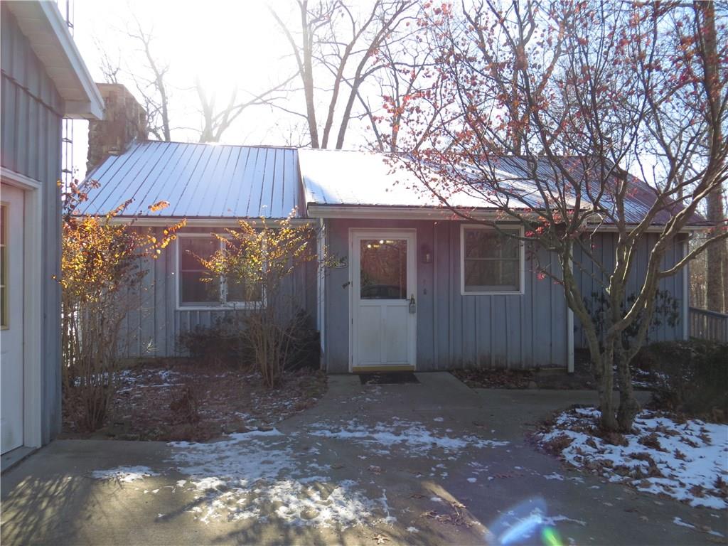 6440 Dixon Road Columbus, IN 47201 - Photo 3 of 38
