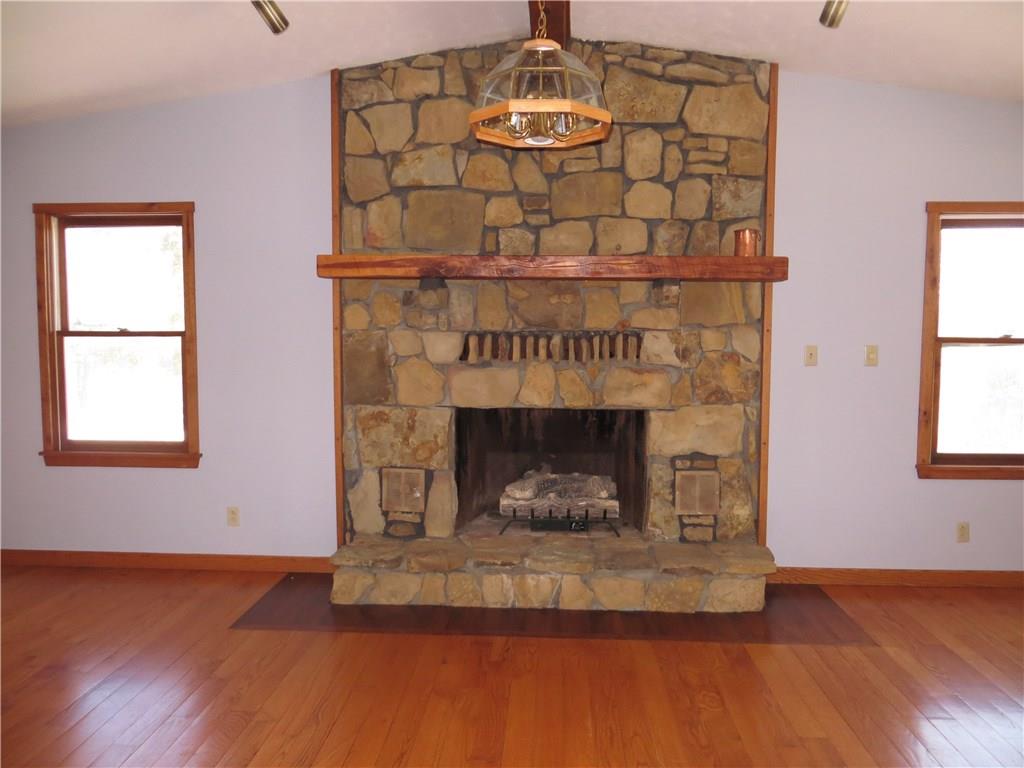 6440 Dixon Road Columbus, IN 47201 - Photo 7 of 38