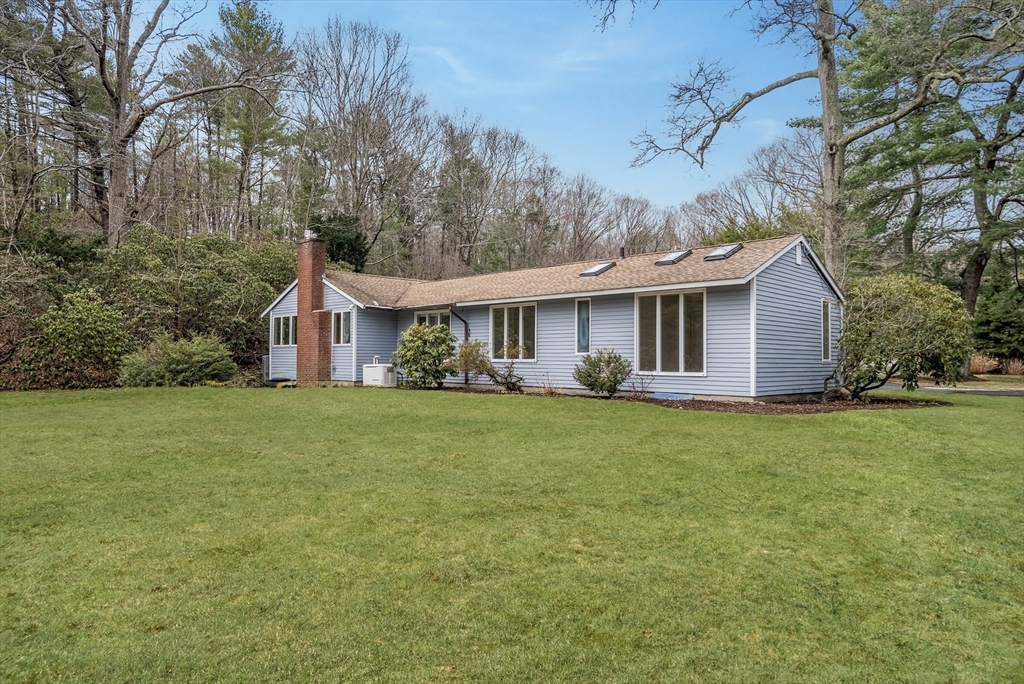 7 Walker Road Manchester, MA 01944 - Photo 1 of 25 Gallery Image 1
