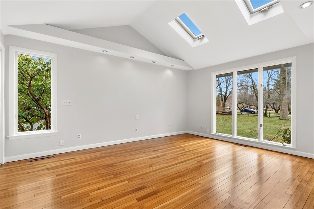 7 Walker Road Manchester, MA 01944 - Photo 7 of 25 Gallery Image 7