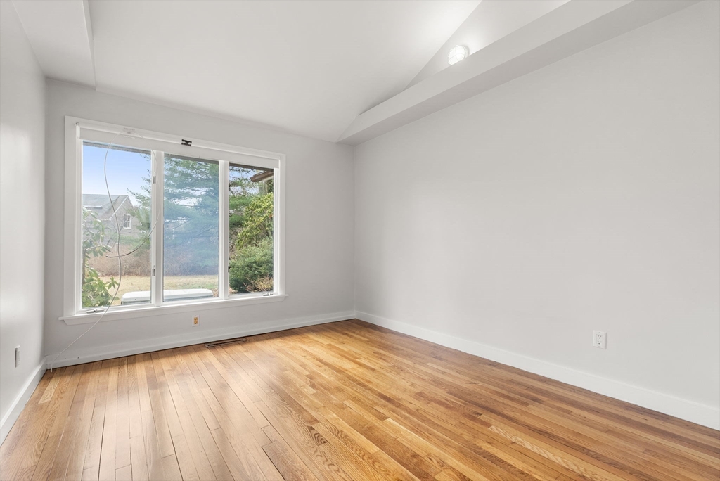 7 Walker Road Manchester, MA 01944 - Photo 10 of 25 Gallery Image 10