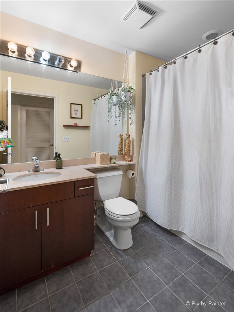 1040 West Adams Street, Unit 104 Chicago, IL 60607 - Photo 13 of 34