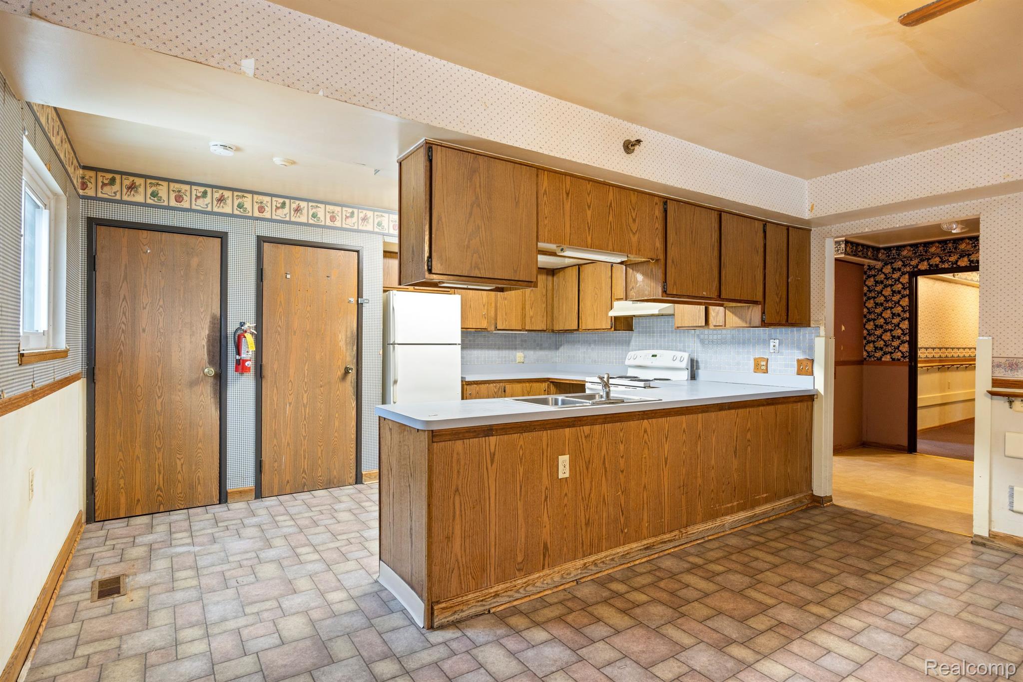 15505 Hoeft Road Belleville, MI 48111 - Photo 3 of 21 Gallery Image 3