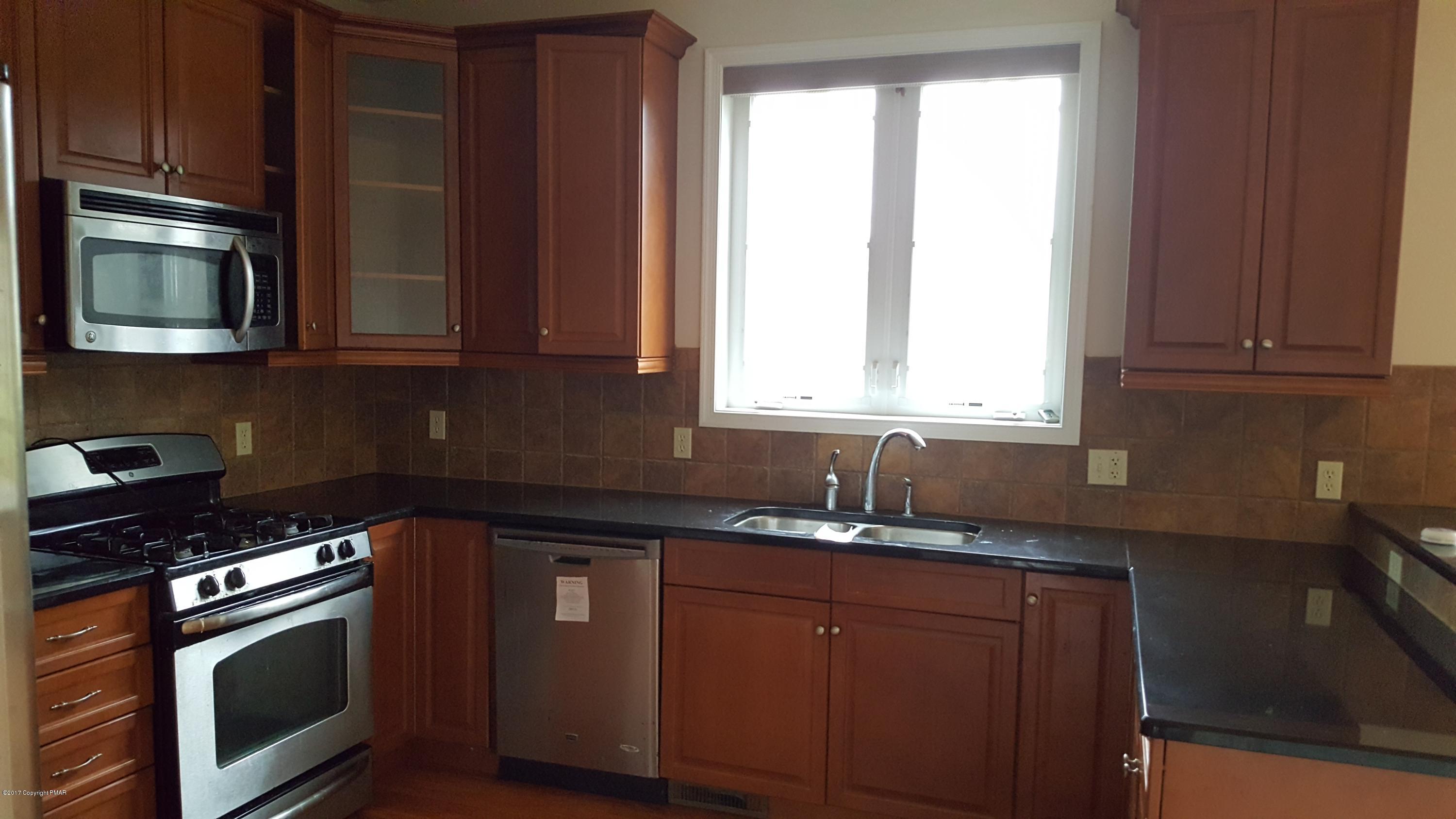 294 Coach Road Tobyhanna, PA 18466 - Photo 9 of 22 20170426_124748