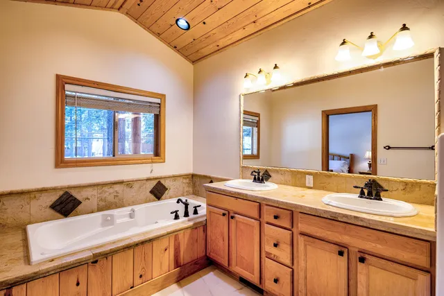 $1,650,000 | 13585 Northwoods Boulevard, Truckee, CA 96161