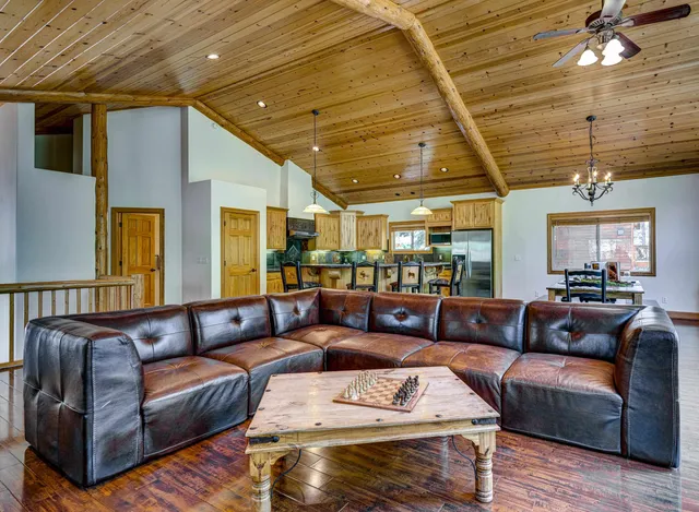 $1,650,000 | 13585 Northwoods Boulevard, Truckee, CA 96161