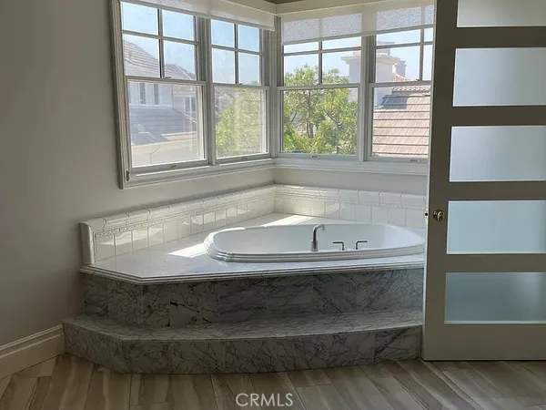a bathroom with bathtub
