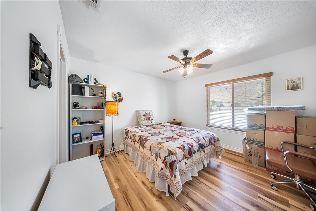 16209 Serrano Road Apple Valley, CA 92307 - Photo 21 of 36