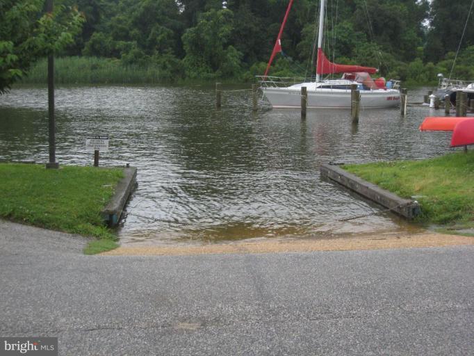 239 Providence Road Annapolis, MD 21409 - Photo 21 of 24 Private community boat ramp and small boat rack!
