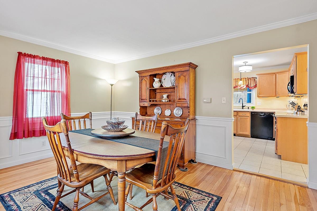 63 Tallant Road Pelham, NH 03076 - Photo 20 of 40