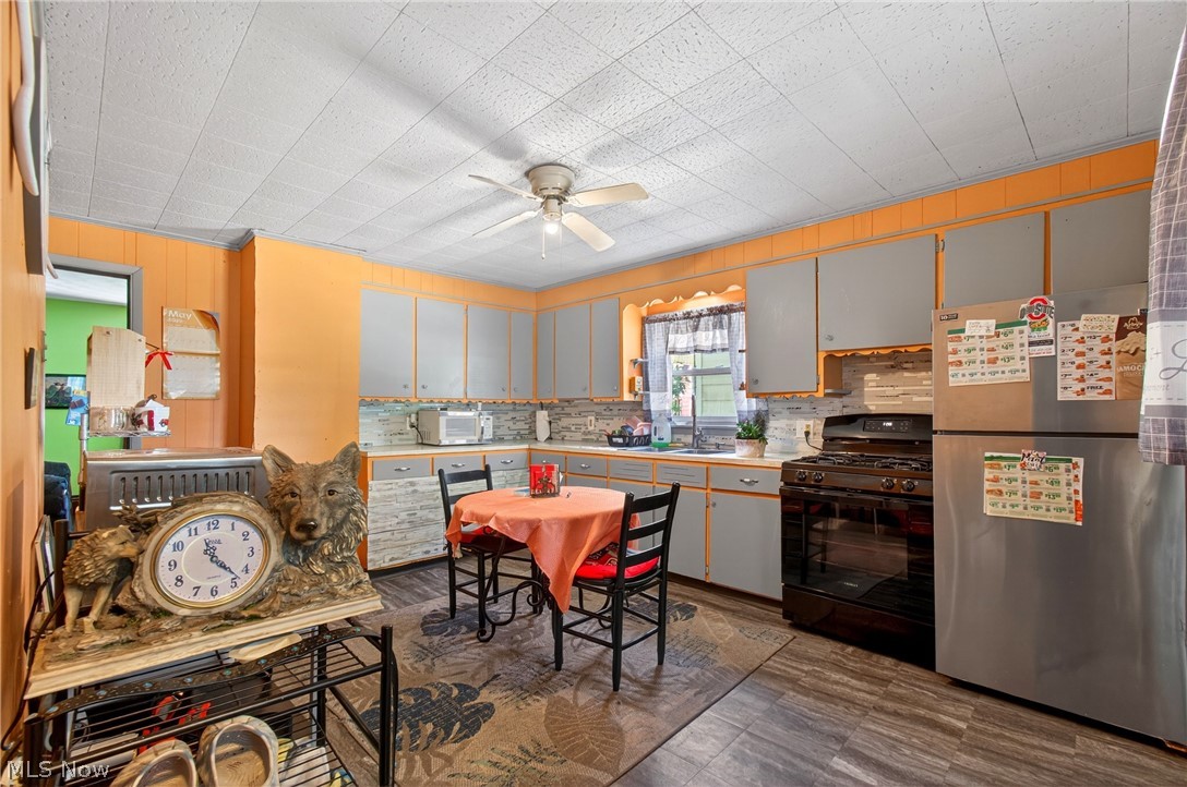 630 Walnut Road Southwest Massillon, OH 44647 - Photo 4 of 23