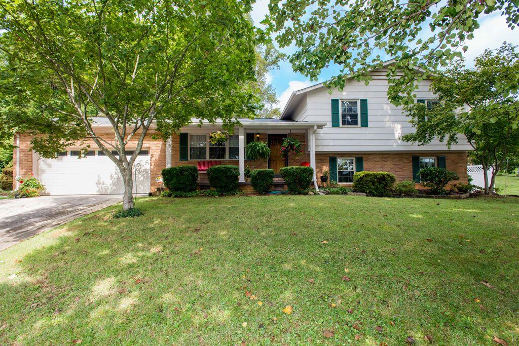 4605 Crestfield Road Knoxville, TN 37921 - Photo 1 of 28 4 BEDROOM HOME