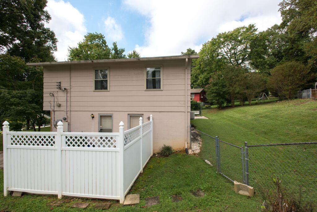 4605 Crestfield Road Knoxville, TN 37921 - Photo 26 of 28 PRIVATE PATIO FOR LOWER LEVEL