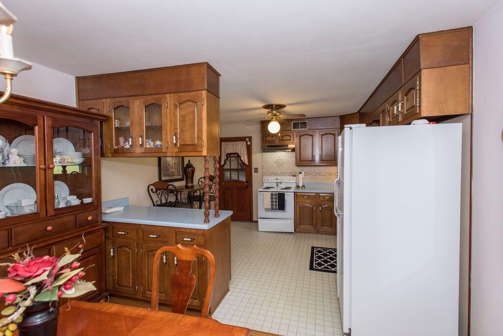 4605 Crestfield Road Knoxville, TN 37921 - Photo 6 of 28 KITCHEN