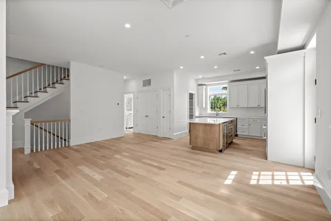 $1,999,000 | 64 Pleasant Street, Unit B, Marblehead, MA 01945