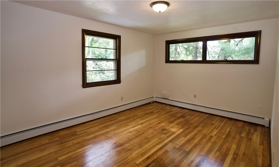 216 Cumberland Road Warwick, RI 02886 - Photo 12 of 17