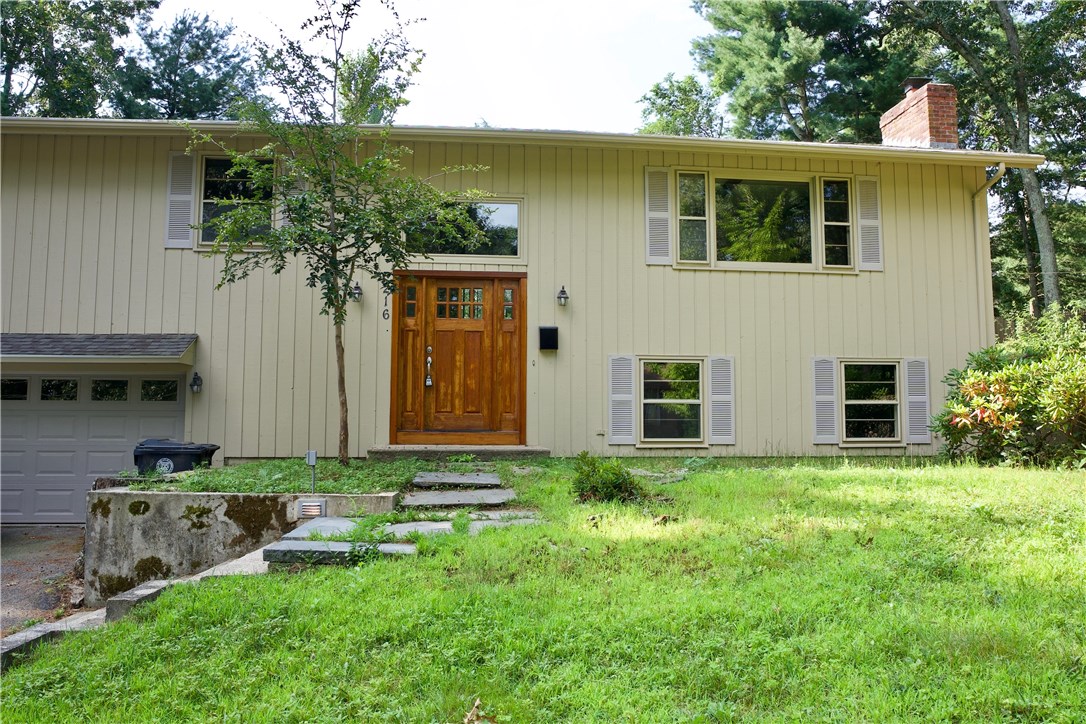 216 Cumberland Road Warwick, RI 02886 - Photo 2 of 17