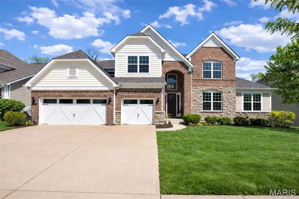 $1,250,000 | 366 Willow Weald Path, Chesterfield, MO 63005