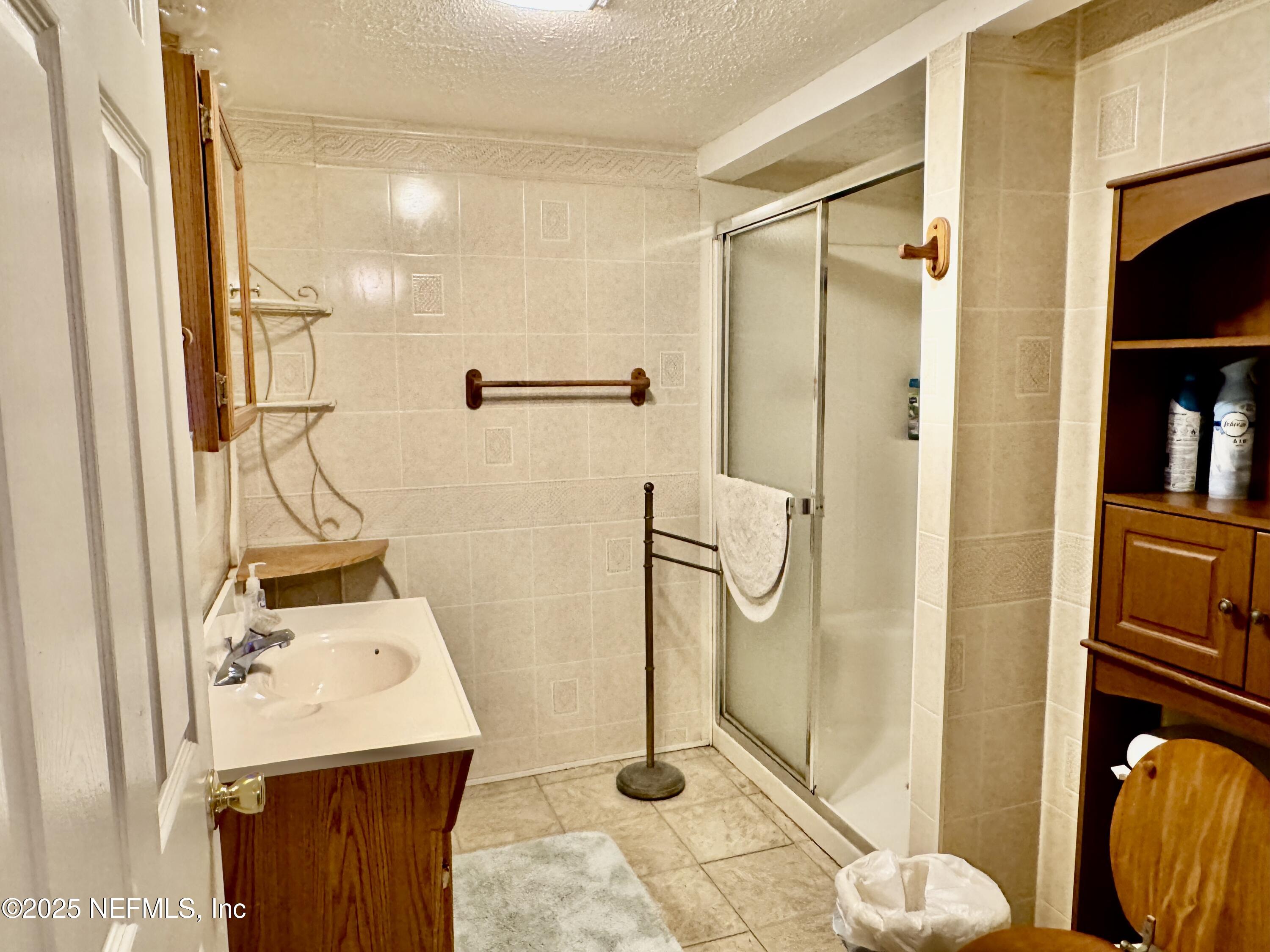 106 Helen Avenue Interlachen, FL 32148 - Photo 19 of 43 bathroom 1